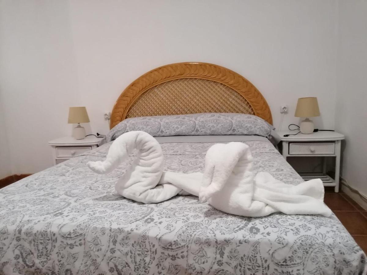 Habitacion Matrimonial En Un Bajo Bano Compartido Areas Compartidas Abades  Ngoại thất bức ảnh