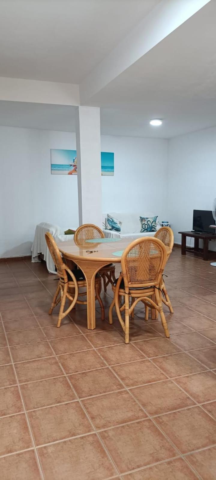 Habitacion Matrimonial En Un Bajo Bano Compartido Areas Compartidas Abades  Ngoại thất bức ảnh