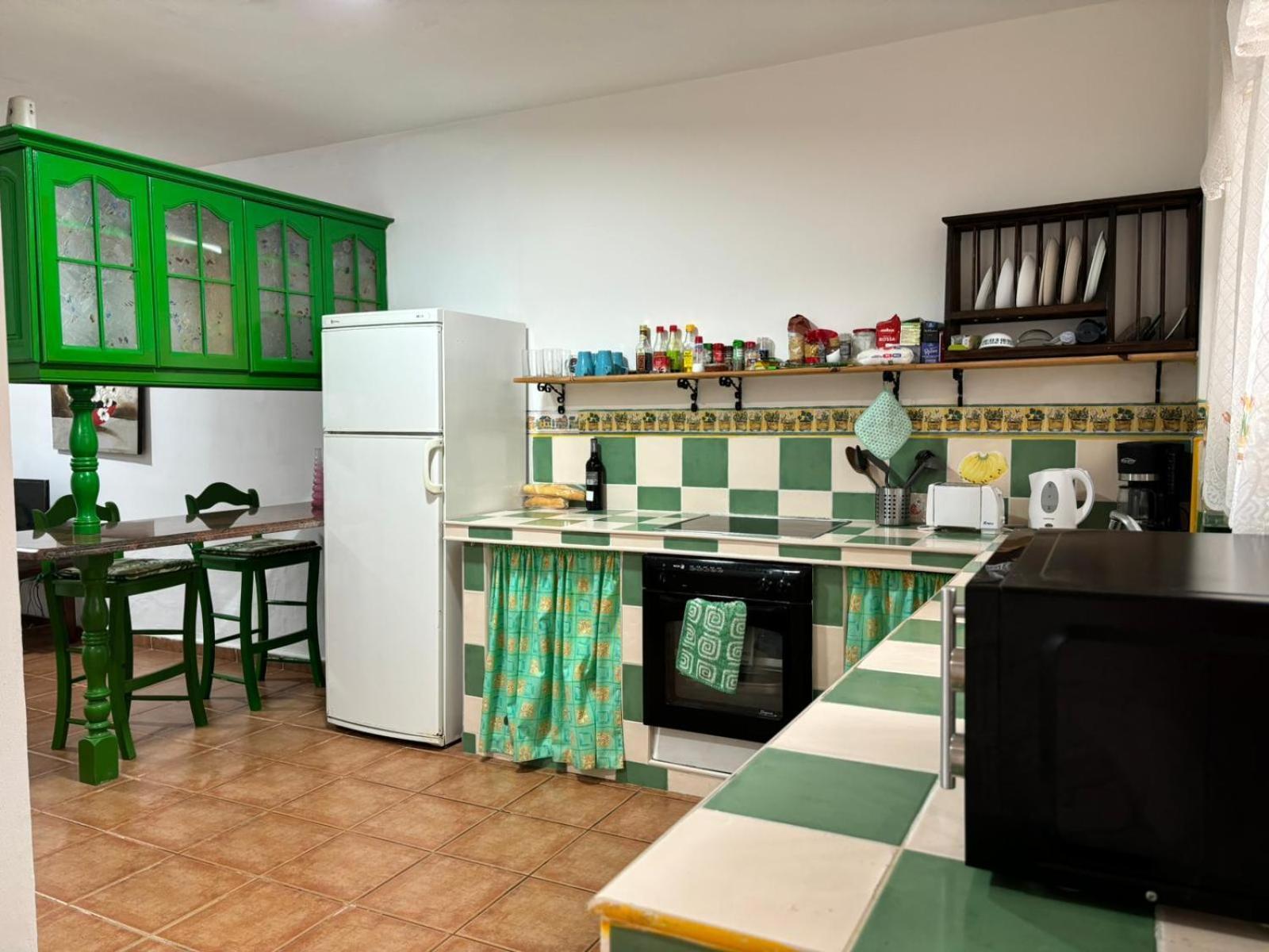Habitacion Matrimonial En Un Bajo Bano Compartido Areas Compartidas Abades  Ngoại thất bức ảnh