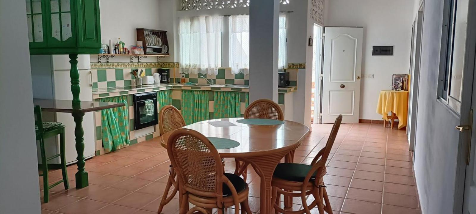 Habitacion Matrimonial En Un Bajo Bano Compartido Areas Compartidas Abades  Ngoại thất bức ảnh