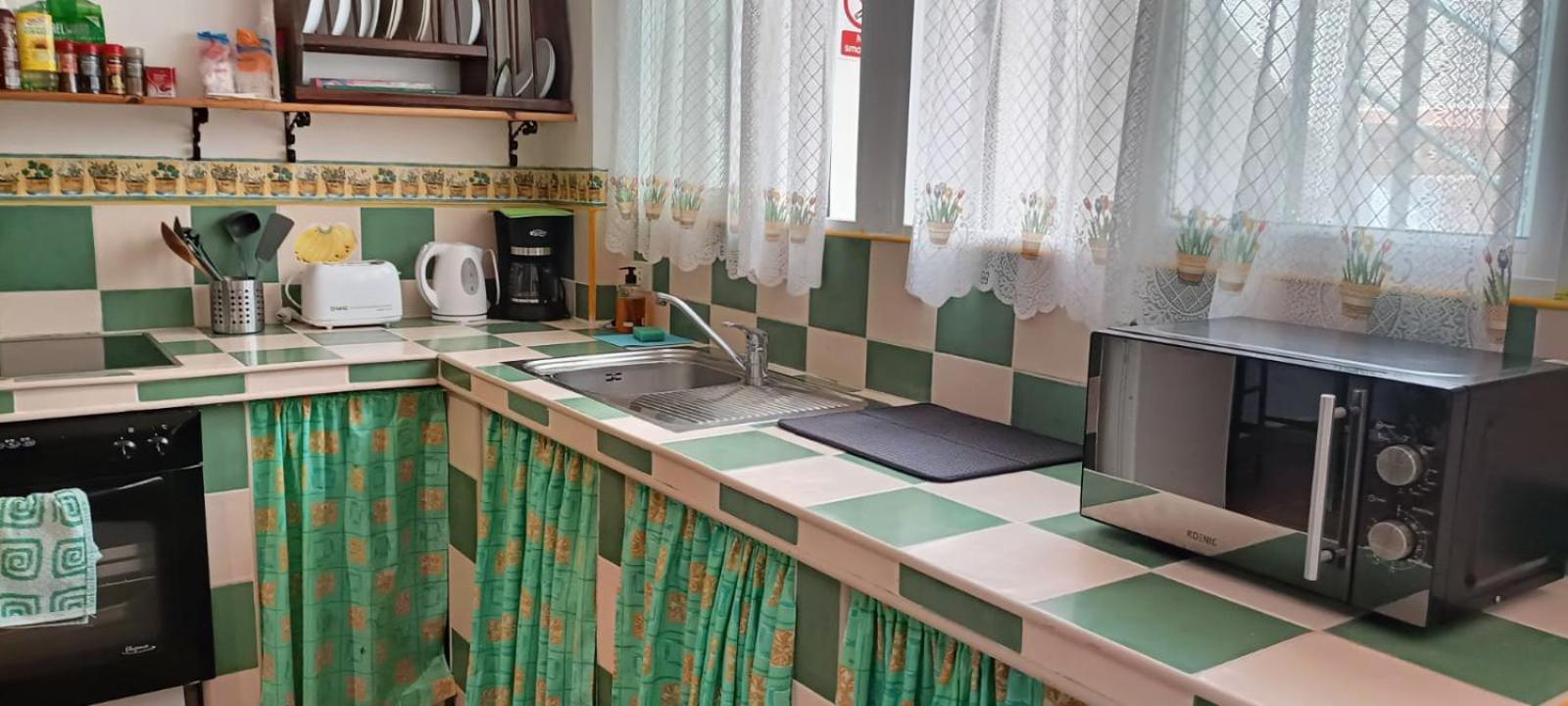 Habitacion Matrimonial En Un Bajo Bano Compartido Areas Compartidas Abades  Ngoại thất bức ảnh